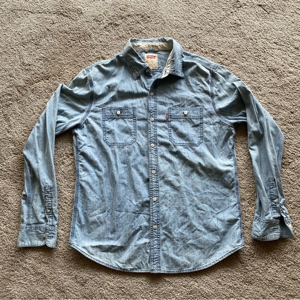 Levi’s, Lightwash, Button down Shirt